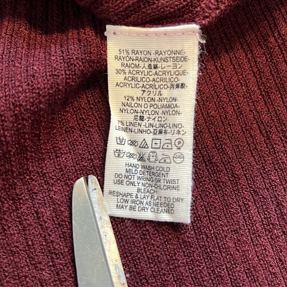 Free People Sweater Womens Small Red Burgundy Cross Cross Tunic Side Split Hem - Picture 8 of 9